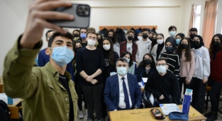 Başkan Yılmaz, mesaisine öğrencilerle başlıyor