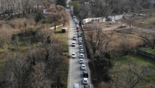 Kilometrelerce doğal kaynak suyu kuyruğu