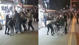 Kızlar ''erkek'' yüzünden kavga ettiler
