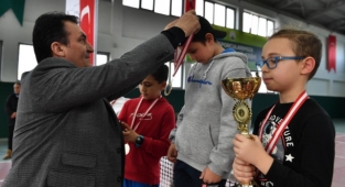 Minik raketler profesyonelleri aratmadı