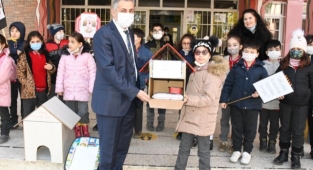 Öğrencilerden kedilere sıcak yuva