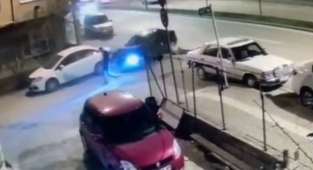 Park halindeki otomobile arkadan çarptı, neye uğradığını şaşırdı
