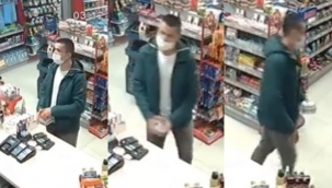 Sadaka kutusu hırsızları kamerada