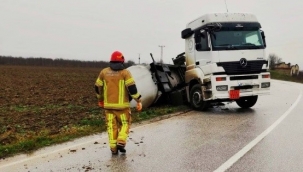 Yenişehir'de kimyasal yüklü tanker devrildi
