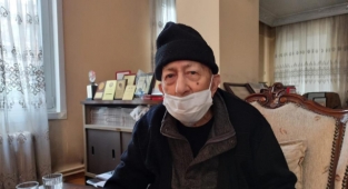 101 yaşındaki doktor 4'üncü doz aşısını yaptırdı