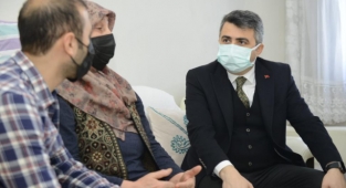 Başkan Yılmaz'dan şehit annesine ziyaret