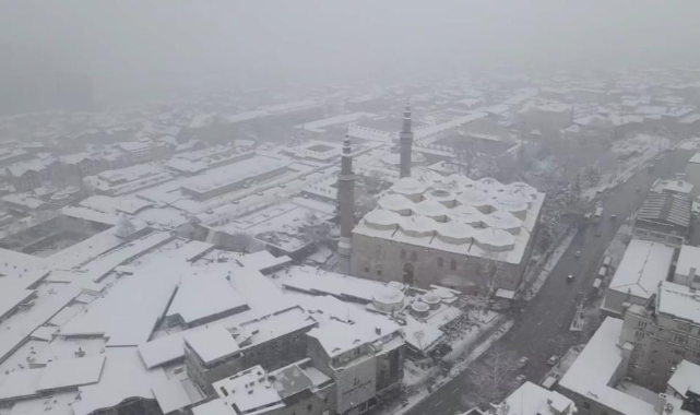 Bursa’daki yoğun kar yağışı havadan görüntülendi