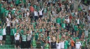 Bursaspor taraftarı yönetimi istifaya davet etti