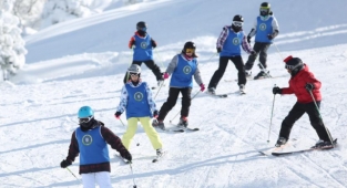 Büyükşehir Belediyespor Kayak-Snowboard Kampları'nda ilk dönem tamamlandı