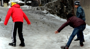 Buz ve karda yürüme teknikleri