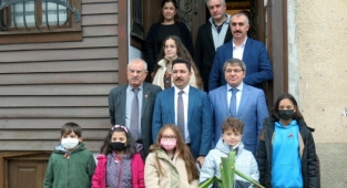 Çocuklar veremle savaşı resimlediler