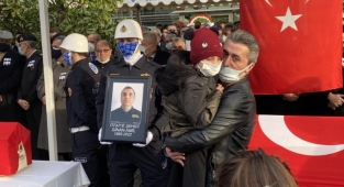 Görev şehidi 4 itfaiyeci son yolculuğuna uğurlandı