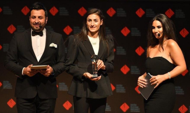 Hatice Kübra, 'Yılın En İyi Kadın Sporcusu'