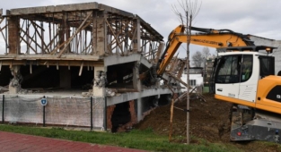 Kaçak işyeri inşaat aşamasında yıkıldı