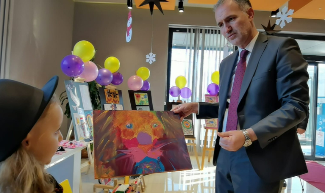 Kendi küçük yüreği çok büyük