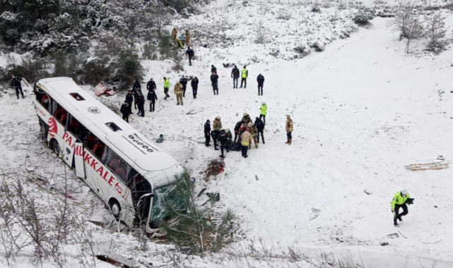 Kuzey Marmara Otoyolu'nda yolcu otobüsü şarampole devrildi: 3 ölü, 15 yaralı