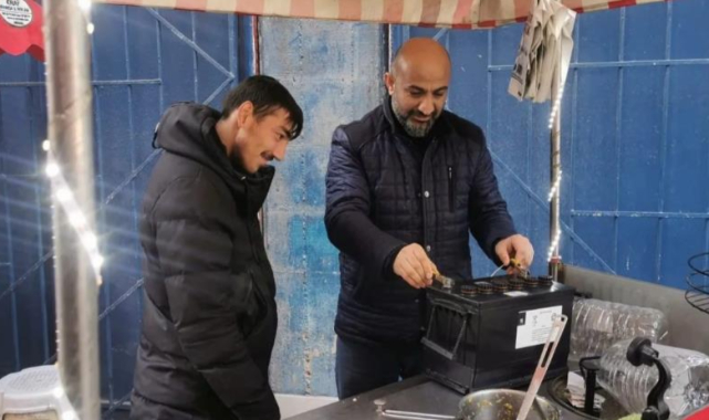 Mısır tezgahından malzeme çalınan engelli gence destek yağdı