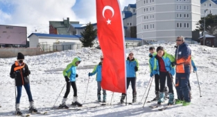 Öğrencilerin kayak heyecanı
