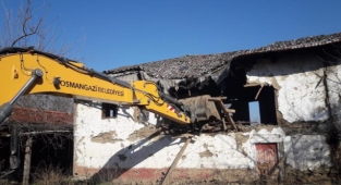 Suç yuvası metruk binalara yıkım