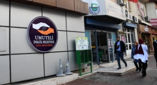 Umuteli yüz çocuğun yüzünü güldürdü
