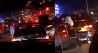 Bursa'da yolu trafiğe kapatıp eğlendiler