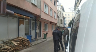 Genç kadın evinde ölü bulundu