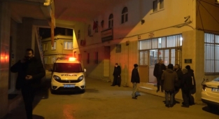 Hırsızlık için camiye giren şüpheli imamı bıçakladı