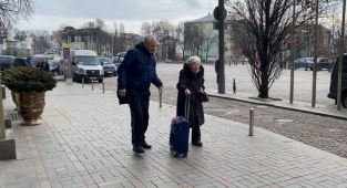 Kiev'de kentten kaçış sürüyor