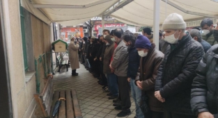 Oğlu tarafından öldürülen adam son yolculuğuna uğurlandı