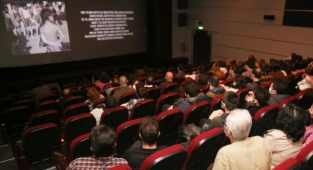 Önce film izlediler sonra yönetmenle söyleştiler