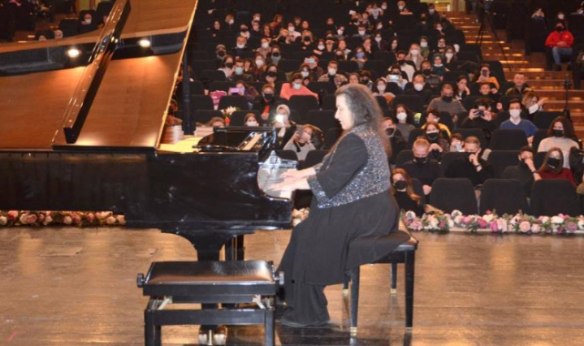 Piyanonun yıldızları Bursa'da sahne aldı