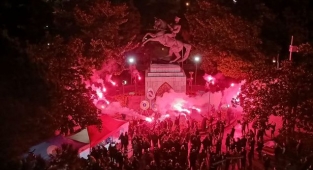 Samsun'daki Onur Anıtı'na Atatürk nöbeti