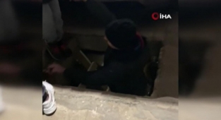 Ukrayna'daki Türk vatandaşları sığınaklara koştu