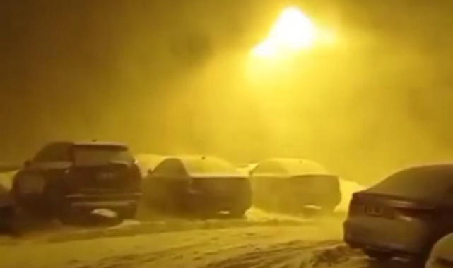 Uludağ’da gece başlayan kar fırtınası kamerada