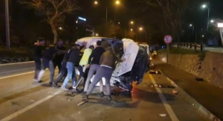 Polisten kaçarken servis aracı ile çarpıştı: 3 yaralı