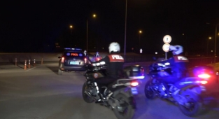 20 kilometre kaçtı...Yüklü uyuşturucu ile yakalandı