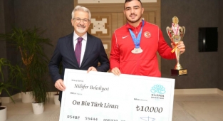 Adil Mısırcı Avrupa’dan madalya ile döndü