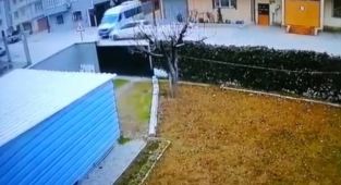 Aynı kavşakta 3 günde 3 kaza