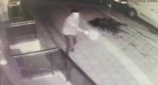 Bar önündeki silahlı kavga kamerada