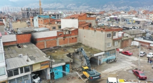 Beşyol’a değer katacak yıkımlar sürüyor