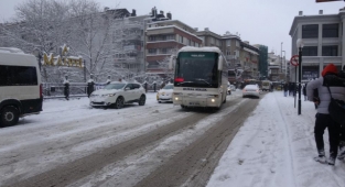 Bursa'da Mart ayında kar esareti