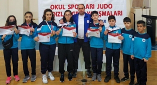 Gemlikli sporcular Çanakkale’den madalya ile döndü