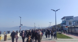 Güzel havayı görenler Mudanya’ya akın etti