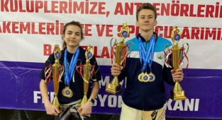 Milli tenisçilerden çifte başarı