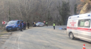Motosikletle kamyona çarptı, olay yerinde can verdi