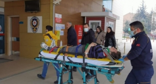 Tadilat yaparken merdiven boşluğuna düştü