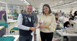Tekstil fabrikasından Dünya Kadınlar Günü jesti