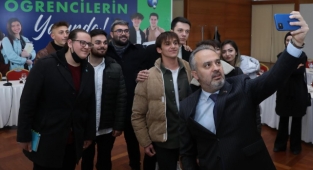 Üniversiteliler burslarına kavuşuyor