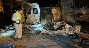 2 kişinin öldüğü uçak kazasında kaza kırım ekibinin incelemesinin ardından enkaz sokaktan kaldırıldı