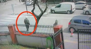 59 bin liralık kapkaç kameralara böyle yansıdı